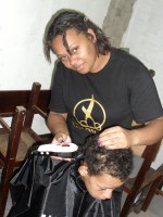 /album/projeto-beleza-para-todos-na-comunidade-de-ariston-chacara-moraes/a3-jpg/